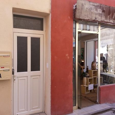 Colombe LʼIsle-sur-la-Sorgue Exterior foto
